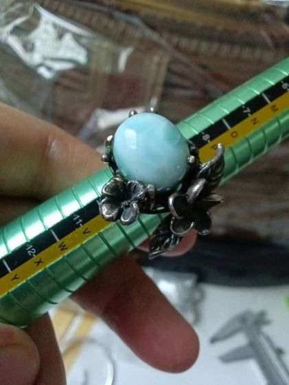 แหวนเงินประดับหินลาริม่า หรือเรียกหินพบรัก หินปลาโลมา อูมสวยงามมาก รูปที่ 7