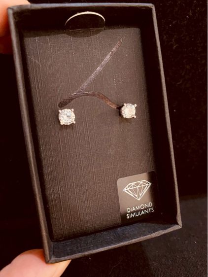 ต่างหูเพชร CZ มาพร้อมกล่อง แบรนด์ LOVISA จากออสเตรเลีย ส่งฟรี รูปที่ 2