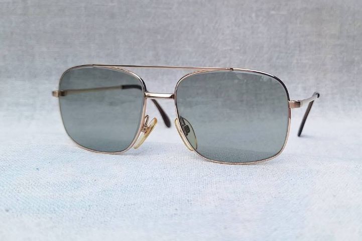 แว่นตาเทพเจ้าของชาวเยอรมัน RODENSTOCK 10K GF โรเดนสต็อค โมเดลคลาสสิค–สี่เหลี่ยม–อเวียร์เตอร์–นักบิน–คาราวานทหาร–คานยาว เลนส์กระจกคริสตัล สีเทาควันไฟ...Authentic Vintage RODENSTOCK 10K GF Handcrafted in Bavaria, Germany รูปที่ 9