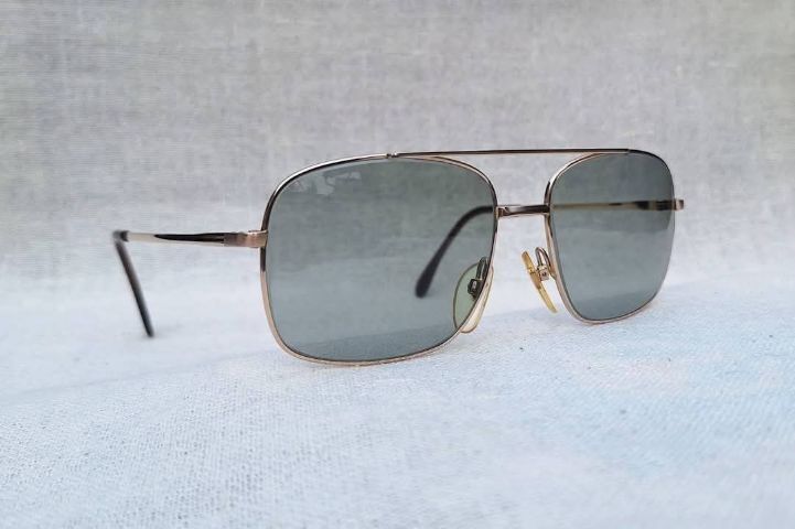 แว่นตาเทพเจ้าของชาวเยอรมัน RODENSTOCK 10K GF โรเดนสต็อค โมเดลคลาสสิค–สี่เหลี่ยม–อเวียร์เตอร์–นักบิน–คาราวานทหาร–คานยาว เลนส์กระจกคริสตัล สีเทาควันไฟ...Authentic Vintage RODENSTOCK 10K GF Handcrafted in Bavaria, Germany รูปที่ 13