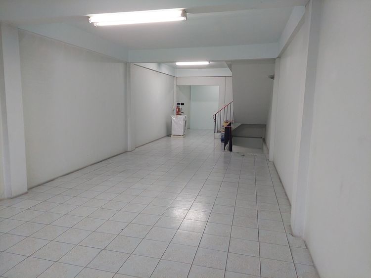 ขาย อาคารพาณิชย์ 4 ชั้นครึ่ง (มีดาดฟ้า) ถนนจันทน์ สะพาน2 รูปที่ 2