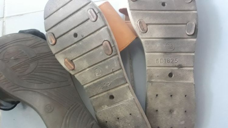 รองเท้าผู้หญิง ไซส์ 37-38 รูปที่ 3