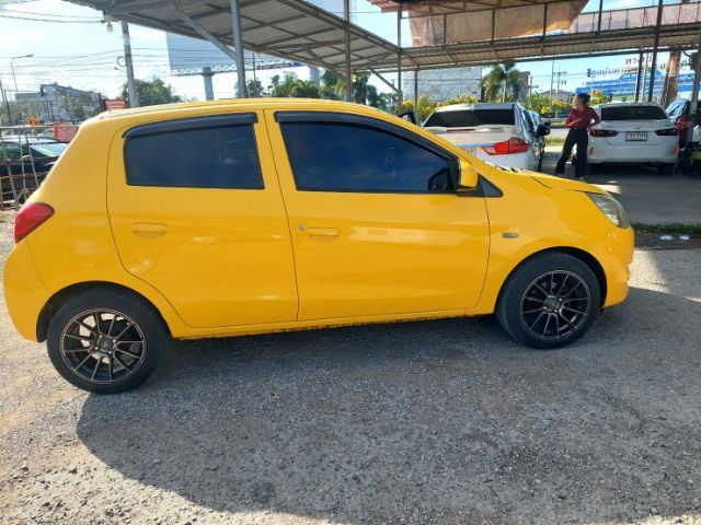 Mitsubishi Mirage 2012 1.2 GLX Sedan เบนซิน ไม่ติดแก๊ส เกียร์อัตโนมัติ เหลือง รูปที่ 2