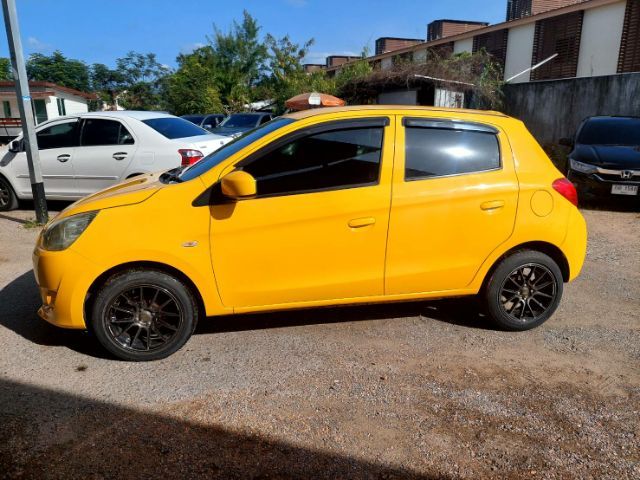 Mitsubishi Mirage 2012 1.2 GLX Sedan เบนซิน ไม่ติดแก๊ส เกียร์อัตโนมัติ เหลือง รูปที่ 3