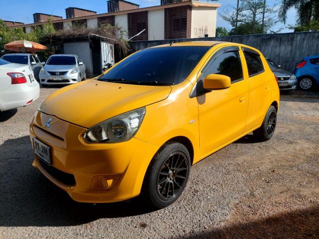 รถ Mitsubishi Mirage 1.2 GLX สี เหลือง