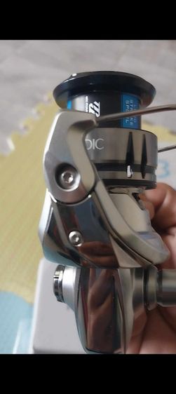 STRADIC FL 1000HG👇 สภาพมีรอยตำหนิบ้างเล็กน้อยไม่มีรอยลึกครับพิจารณาตามรูปได้เลย  รอกหมุนเนียน ทำงานปกติทุกระบบครับ  ปล่อย3000฿ รวมส่ง - รูปที่ 3