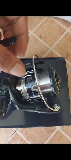 STRADIC Sw 4000HG👇 สภาพมีรอยตำหนิบ้างเล็กน้อยไม่มีรอยลึกครับพิจารณาตามรูปได้เลย  รอกหมุนเนียน ทำงานปกติทุกระบบครับ  ปล่อย5200฿ รวมส่ง รูปที่ 5