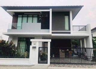 ขายบ้านเดี่ยว 2 ชั้นหมู่บ้านออร่าซอยรามคำแหง 94