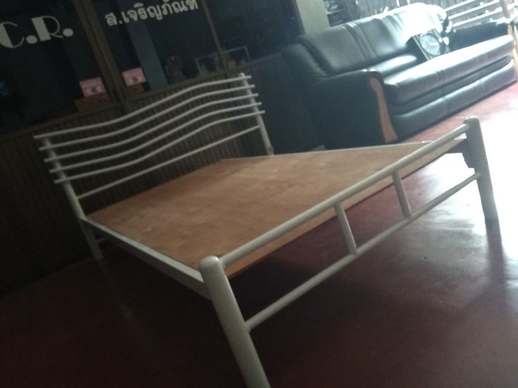 เตียงเหล็ก พื้นไม้ โมเดิร์น วินเทจ แข็งแรง เหล็กหนา บาง รับทำตามสั่ง 081-77752 สี่ เจ็ด รูปที่ 2