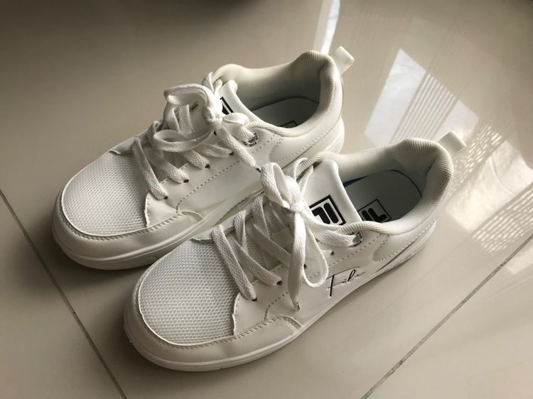 รอวเท้า Fila ผู้หญิง size 36 สีขาว ส่ง EMSฟรี