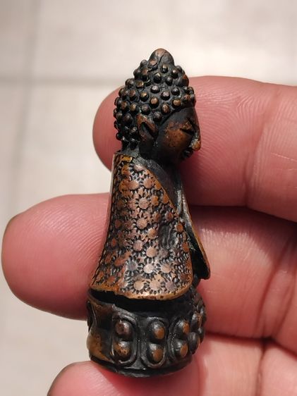 พระกริ่งปวเรศ วังหน้า กรุงเทพฯ พิมพ์ห่มคลุมจีวรลายดอกพิกุล เนื้อโลหะผสม ปี 2429-2451ตอก 6 โค็ด กริ่งดัง ผิวเดิม สวย สมบูรณ์ เก่า แท้ หายากมา รูปที่ 4