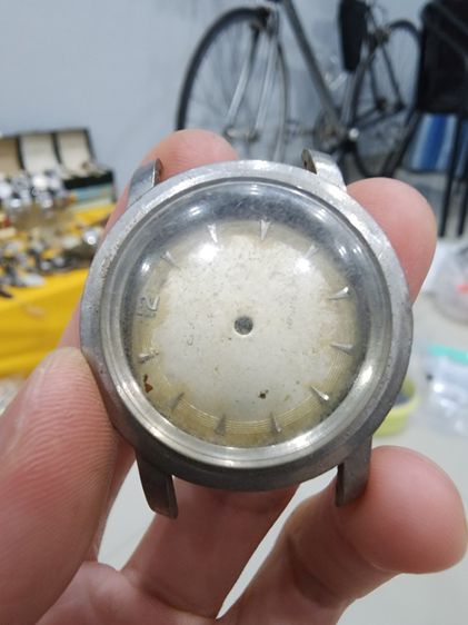 ตัวเรือนพร้อมหน้าปัด BULOVA  เก่าเก็บ เดิมๆ ขายตามสภาพ ไม่มีเครื่อง พร้อมส่งครับ