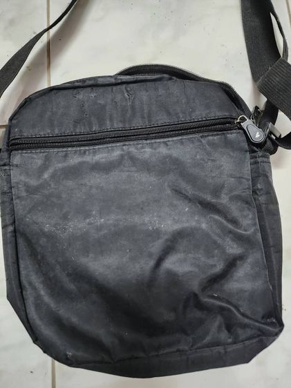 กระเป๋าสะพาย ยี่ห้อ ADIDAS สภาพดี ขายตามสภาพ ของเก่าเก็บ พร้อมส่ง รูปที่ 4