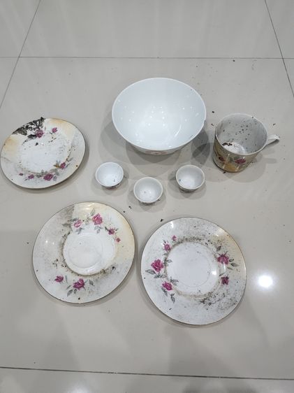 ชุดเครื่องแก้ว จานชาม ถ้วย เหมาๆ ทั้งหมด และของสะสม เก่าเก็บ เดิมๆ รุ่นเก่า หายาก ขายตามสภาพ เหมาๆ พร้อมส่ง รูปที่ 2