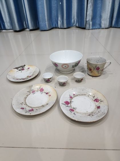 อื่นๆ ชุดเครื่องแก้ว จานชาม ถ้วย เหมาๆ ทั้งหมด และของสะสม เก่าเก็บ เดิมๆ รุ่นเก่า หายาก ขายตามสภาพ เหมาๆ พร้อมส่ง