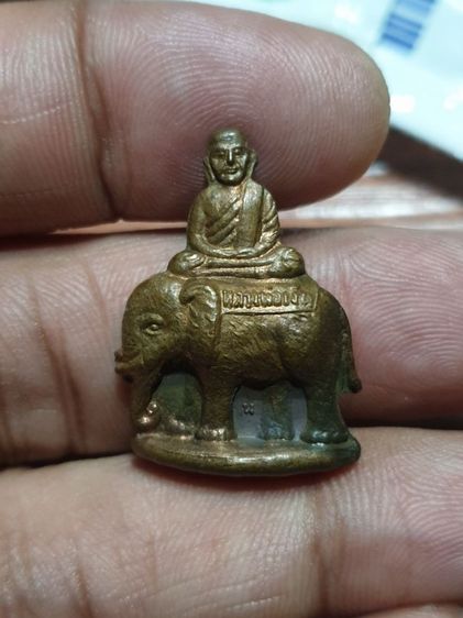 หลวงพ่อเงินวัดบางคลาน พิมพ์ขี่ช้าง รุ่นกำแพงเงิน วัดท้ายน้ำสร้าง จ.พิจิตร ปี2525 เนื้อทองแดง

สวย แท้ตาเปล่า หาของแท้ยากแล้ว รูปที่ 4