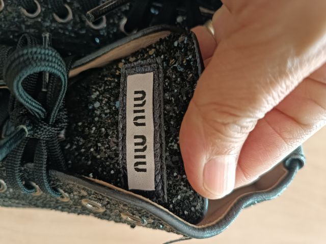 รองเท้าแบรนด์ miumiu มือสองของแท้ รูปที่ 5