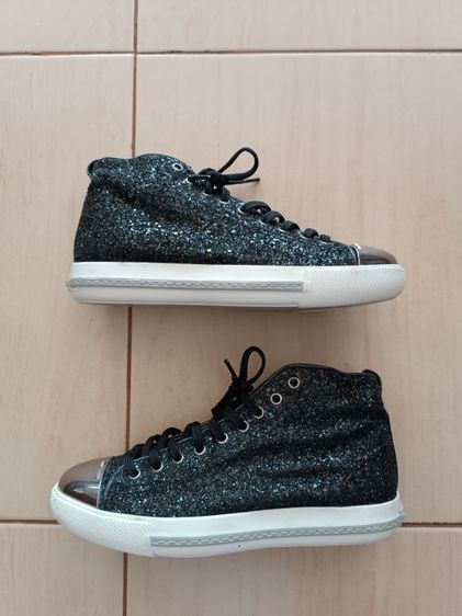 รองเท้าแบรนด์ miumiu มือสองของแท้ รูปที่ 4