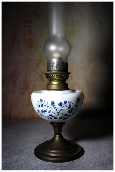 ตะเกียงแก้ว milk glass