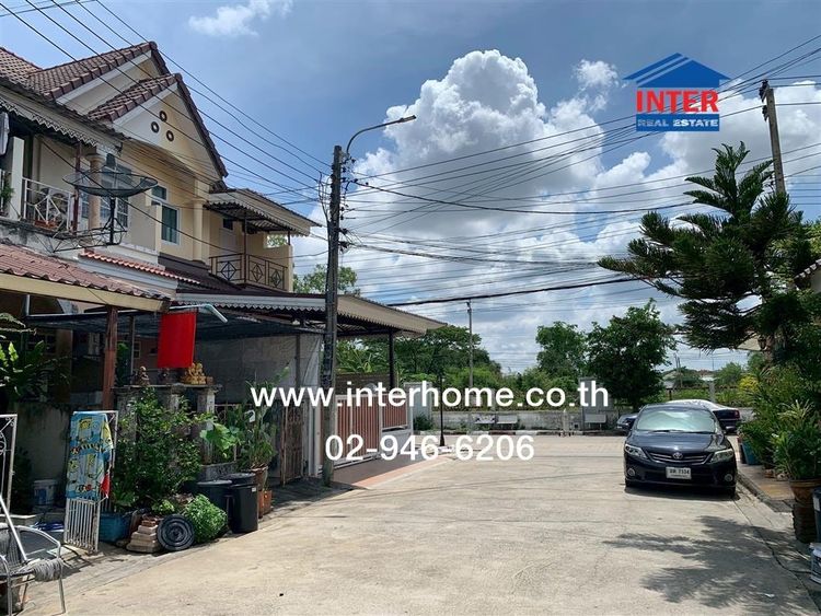 มีบางส่วน ไม่ใช่ ทาวน์เฮ้าส์ 2.5 ชั้น 19 ตร.ว. หมู่บ้านเสนาวิลล่ารามอินทรา ใกล้ซาฟารีเวิลด์ ซอยพระยาสุเรนทร์35 ถนนรามอินทรา เขตคลองสามวา กรุงเทพมหานคร รูปที่ 2