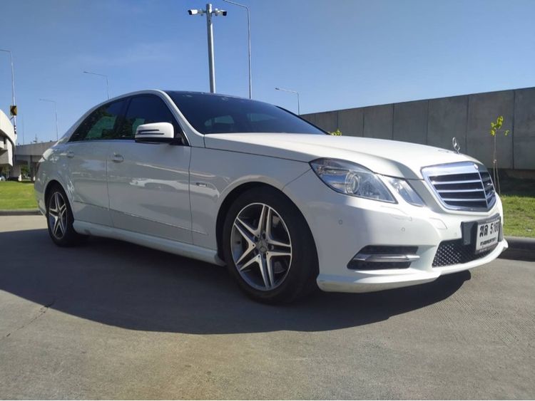 รถ Mercedes-Benz E-Class E200 สี ขาว