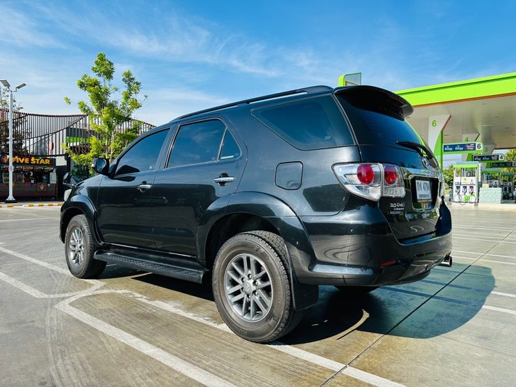Toyota Fortuner 2012 3.0 V 4WD Utility-car ดีเซล ไม่ติดแก๊ส เกียร์อัตโนมัติ ดำ รูปที่ 4