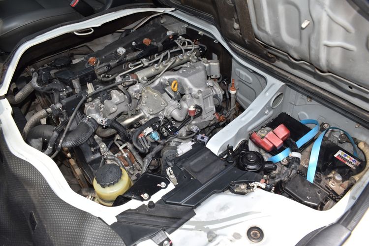 Toyota Commuter 2018 3.0 Van ดีเซล ไม่ติดแก๊ส เกียร์อัตโนมัติ ขาว รูปที่ 4