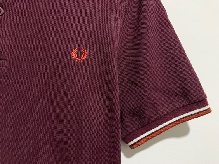 เสื้อโปโล FRED PERRY แท้ 💯 size L วัดจริงขนาด อก 21 ยาว 28 นิ้ว สภาพดีมาก ทรงสวย เนื้อผ้าดีมาก หายากน่าสะสมครับ รูปที่ 2