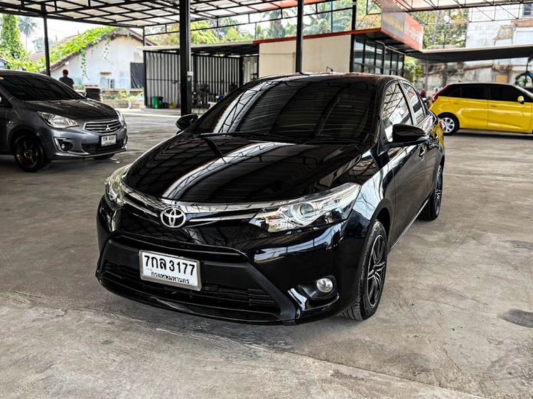 รถ Toyota Vios 1.5 G สี ดำ