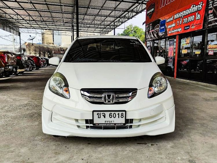 Honda Brio 2013 1.2 Amaze V Sedan เบนซิน ไม่ติดแก๊ส เกียร์อัตโนมัติ ขาว รูปที่ 2