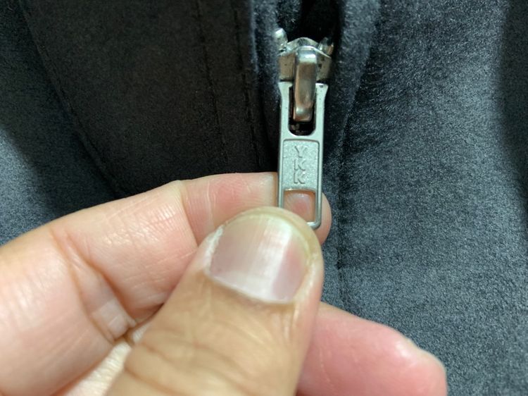 เสื้อแจ็คเก็ต REFORM งานปักด้านหลัง แท้ 💯 size ขาดวัดจริงอก 23.5 ยาว 26.5 สภาพดีมาก งานปักสวย ดีเทลสวย ทรงสวย เนื้อผ้าดีมากครับ รูปที่ 7