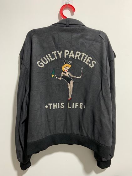 เทา อื่นๆ แขนยาว อื่นๆ อื่นๆ เสื้อแจ็คเก็ต REFORM งานปักด้านหลัง แท้ 💯 size ขาดวัดจริงอก 23.5 ยาว 26.5 สภาพดีมาก งานปักสวย ดีเทลสวย ทรงสวย เนื้อผ้าดีมากครับ