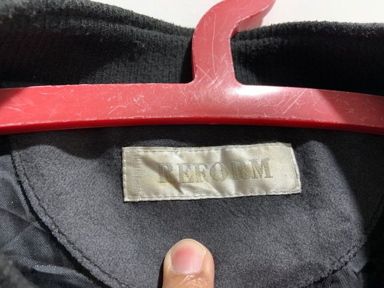 เสื้อแจ็คเก็ต REFORM งานปักด้านหลัง แท้ 💯 size ขาดวัดจริงอก 23.5 ยาว 26.5 สภาพดีมาก งานปักสวย ดีเทลสวย ทรงสวย เนื้อผ้าดีมากครับ รูปที่ 5