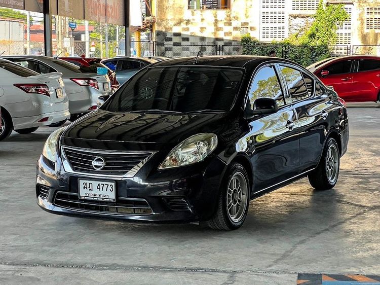 รถ Nissan Almera 1.2 ES สี ดำ