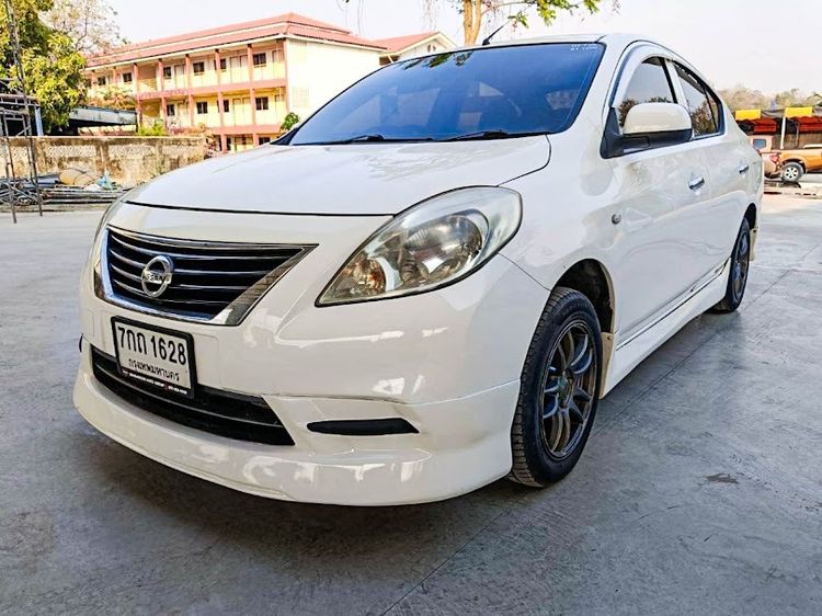 รถ Nissan Almera 1.2 E สี ขาว