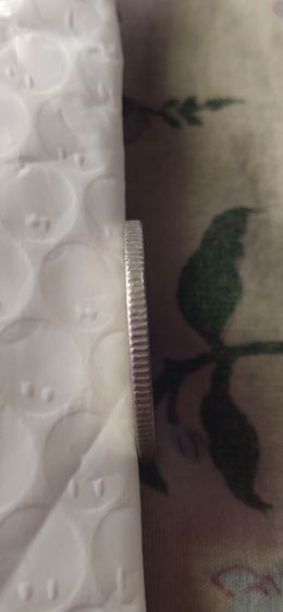 เหรียญ1 บาท ปี 2517 error รูปที่ 6