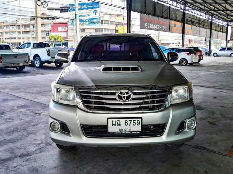 Toyota Hilux Vigo Champ 2012 Smart Cab 2.5 E Pickup ดีเซล ไม่ติดแก๊ส เกียร์ธรรมดา บรอนซ์เงิน รูปที่ 2