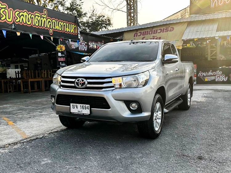 รถ Toyota Hilux Revo 2.4 E Prerunner สี บรอนซ์เงิน