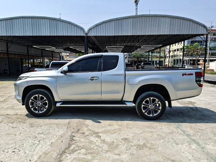 Mitsubishi Triton 2019 All New Mega Cab 2.4 GLX Plus Pickup ดีเซล ไม่ติดแก๊ส เกียร์ธรรมดา บรอนซ์เงิน รูปที่ 3