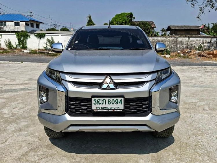 Mitsubishi Triton 2019 All New Mega Cab 2.4 GLX Plus Pickup ดีเซล ไม่ติดแก๊ส เกียร์ธรรมดา บรอนซ์เงิน รูปที่ 2