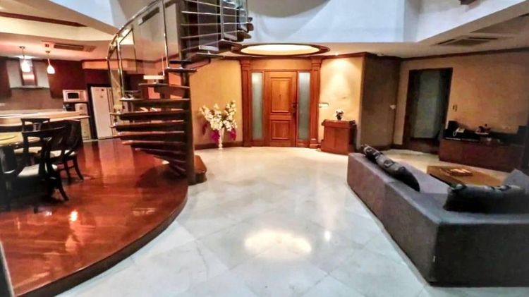 368 ตร.ม. 3 ห้องนอน 4 ห้องน้ำ คอนโดสำหรับ ขายใน ถนนเพชรบุรี