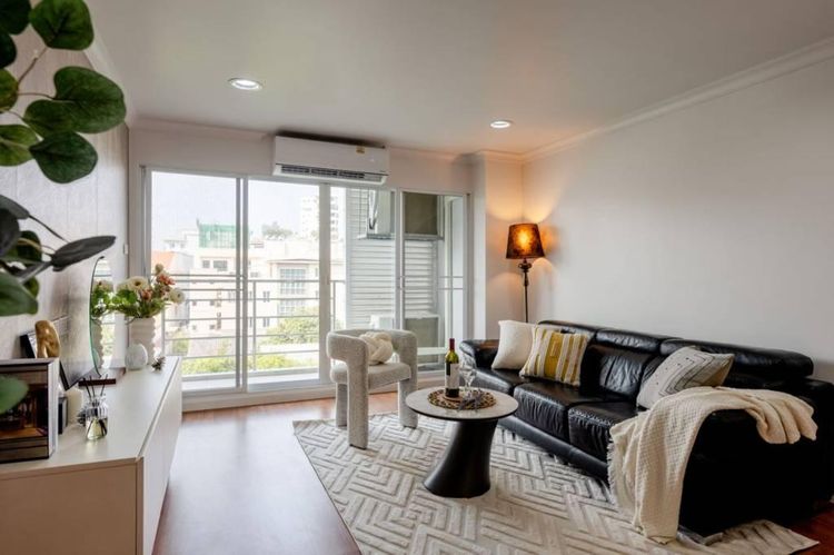 ตกแต่งครบ อื่นๆ 92 ตร.ม. 2 ห้องนอน 2 ห้องน้ำ คอนโดสำหรับ ขายใน คลองตันเหนือ