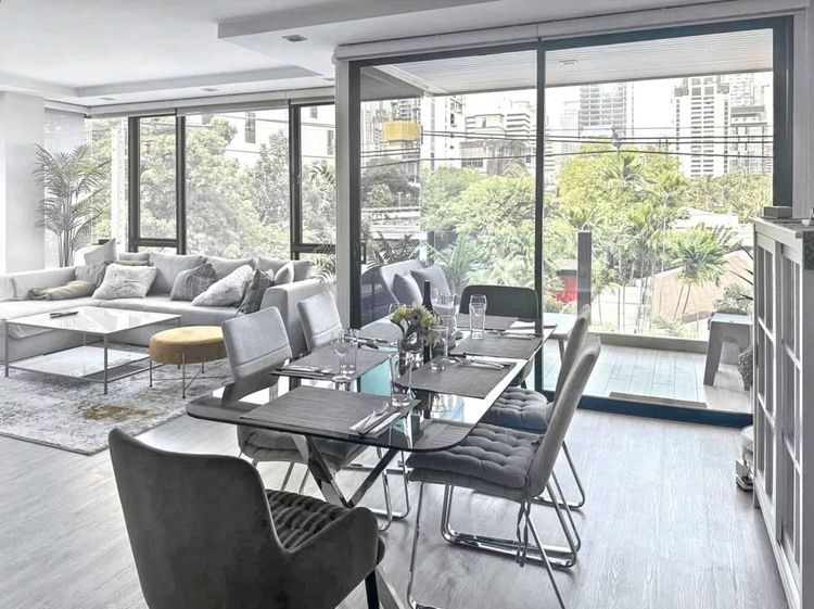 ตกแต่งครบ อื่นๆ 100 ตร.ม. 2 ห้องนอน 2 ห้องน้ำ คอนโดสำหรับ ขายใน ลุมพินี รูปที่ 2