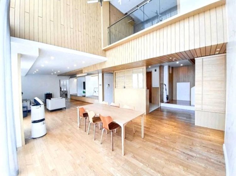 376 ตร.ม. 4 ห้องนอน 5 ห้องน้ำ คอนโดสำหรับ ขายใน คลองตันเหนือ