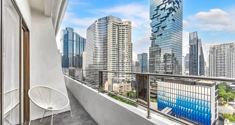 ตกแต่งครบ อื่นๆ 129 ตร.ม. 1 ห้องนอน 2 ห้องน้ำ คอนโดสำหรับ ขายใน สีลม รูปที่ 3