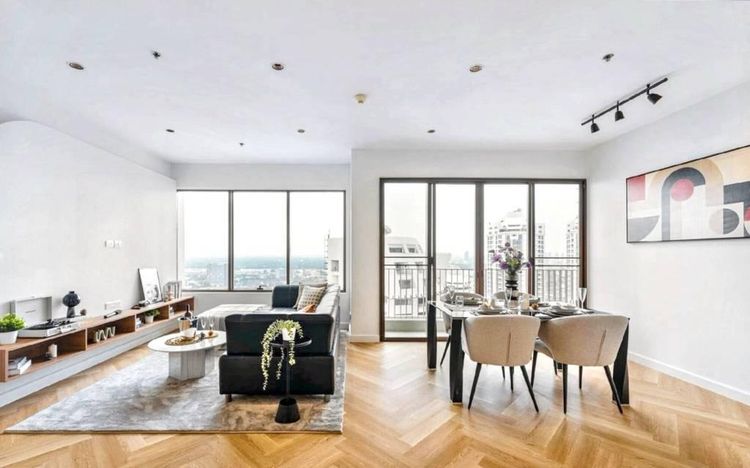 101 ตร.ม. 2 ห้องนอน 2 ห้องน้ำ คอนโดสำหรับ ขายใน คลองตัน