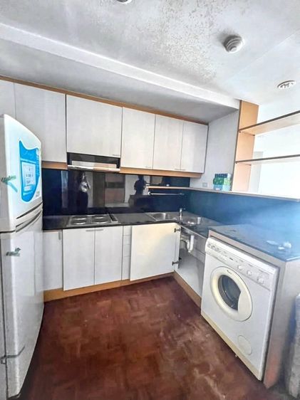 ตกแต่งครบ อื่นๆ 115 ตร.ม. 3 ห้องนอน 2 ห้องน้ำ คอนโดสำหรับ ขายใน สีลม รูปที่ 4