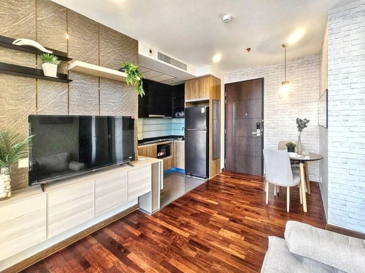 ตกแต่งครบ อื่นๆ 35 ตร.ม. 1 ห้องนอน 1 ห้องน้ำ คอนโดสำหรับ ขายใน ถนนเพชรบุรี รูปที่ 2