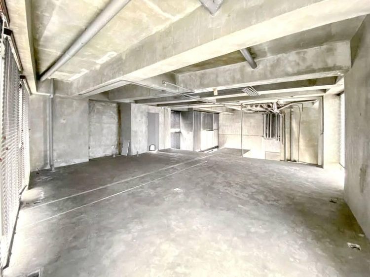 อื่นๆ 200 ตร.ม. 4 ห้องนอน 3 ห้องน้ำ คอนโดสำหรับ ขายใน คลองเตยเหนือ รูปที่ 4