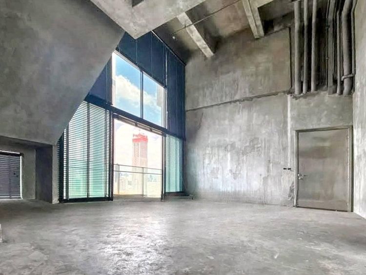 อื่นๆ 200 ตร.ม. 4 ห้องนอน 3 ห้องน้ำ คอนโดสำหรับ ขายใน คลองเตยเหนือ